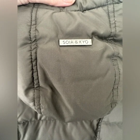 Soia & Kyo heavy down winter jacket w/ detachable real fur hood. Size small - Picture 6 of 8